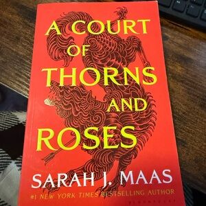 A Court of Thorns and Roses Book